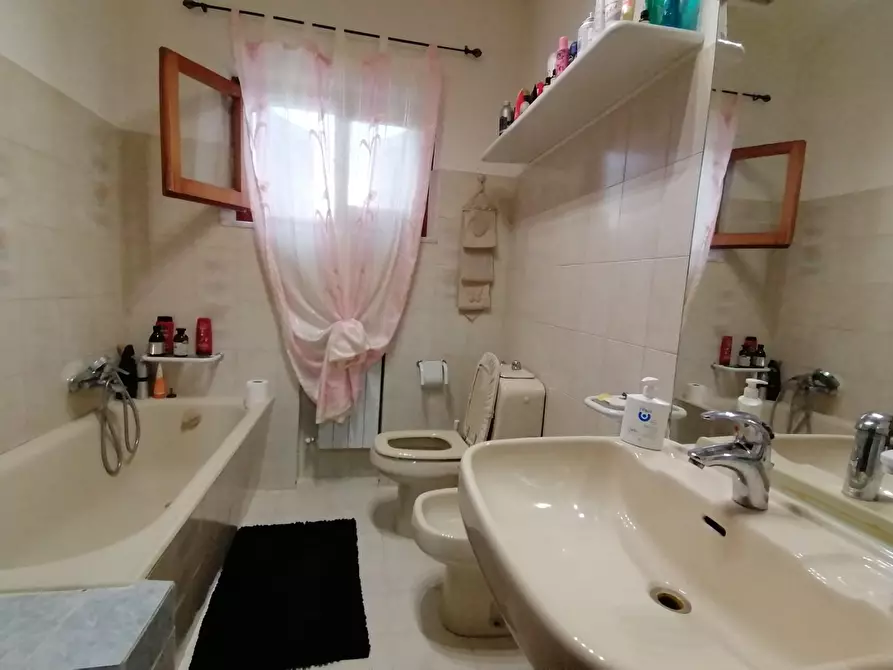 Immagine 6 di Casa indipendente in vendita  a Massa