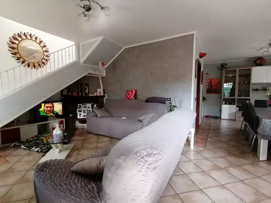 Immagine 2 di Casa indipendente in vendita  a Massa