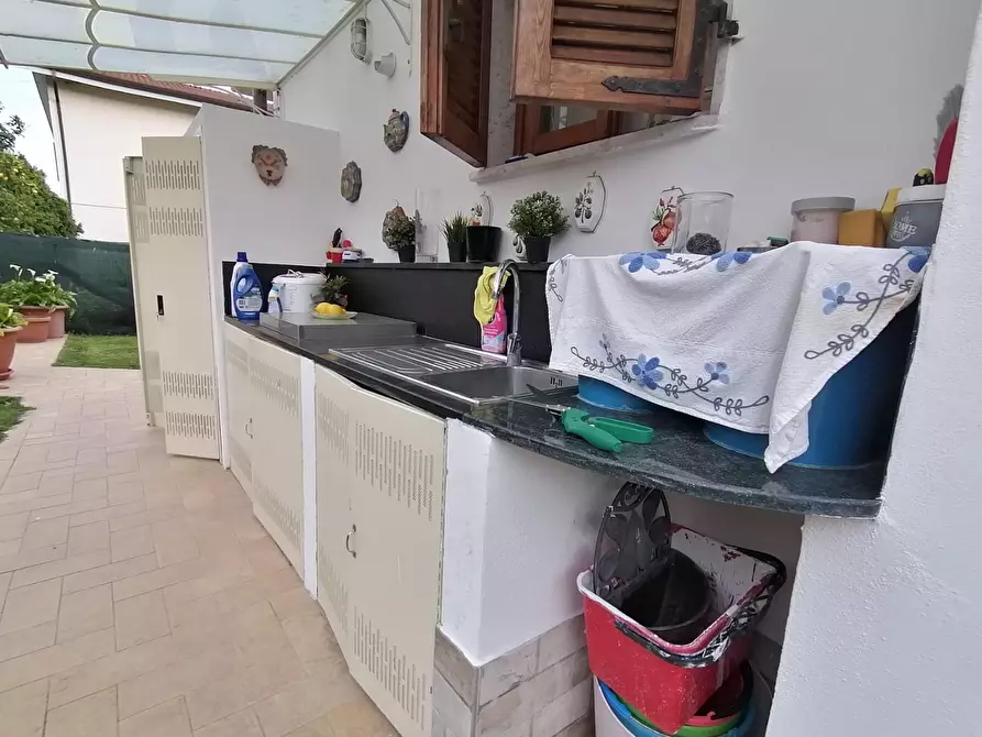 Immagine 15 di Casa indipendente in vendita  a Massa