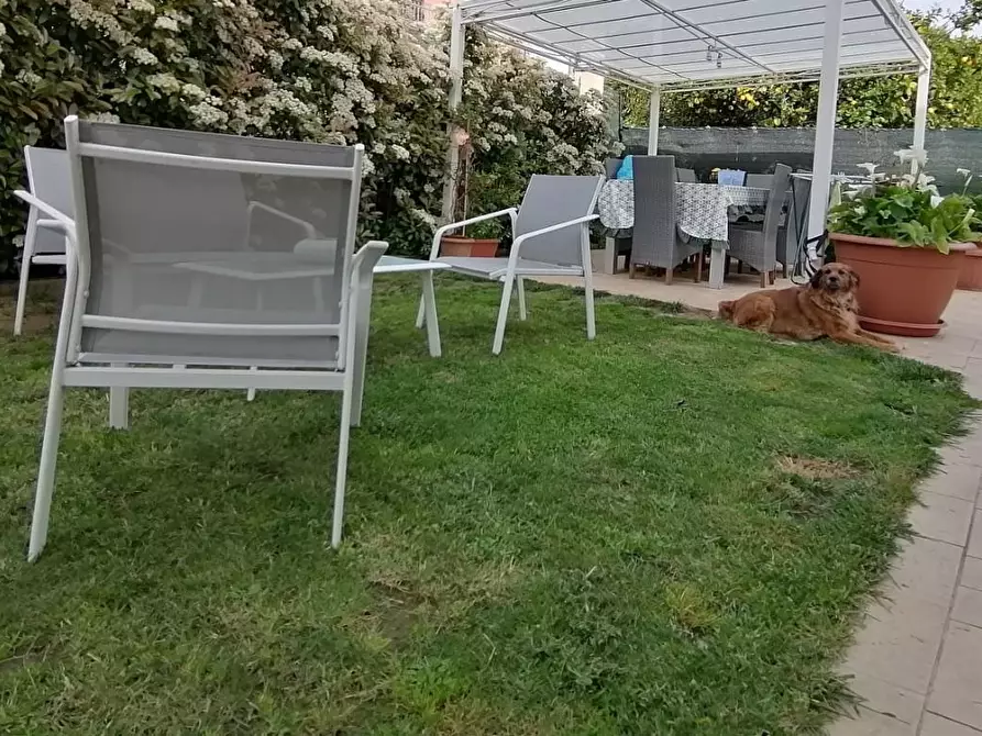 Immagine 16 di Casa indipendente in vendita  a Massa