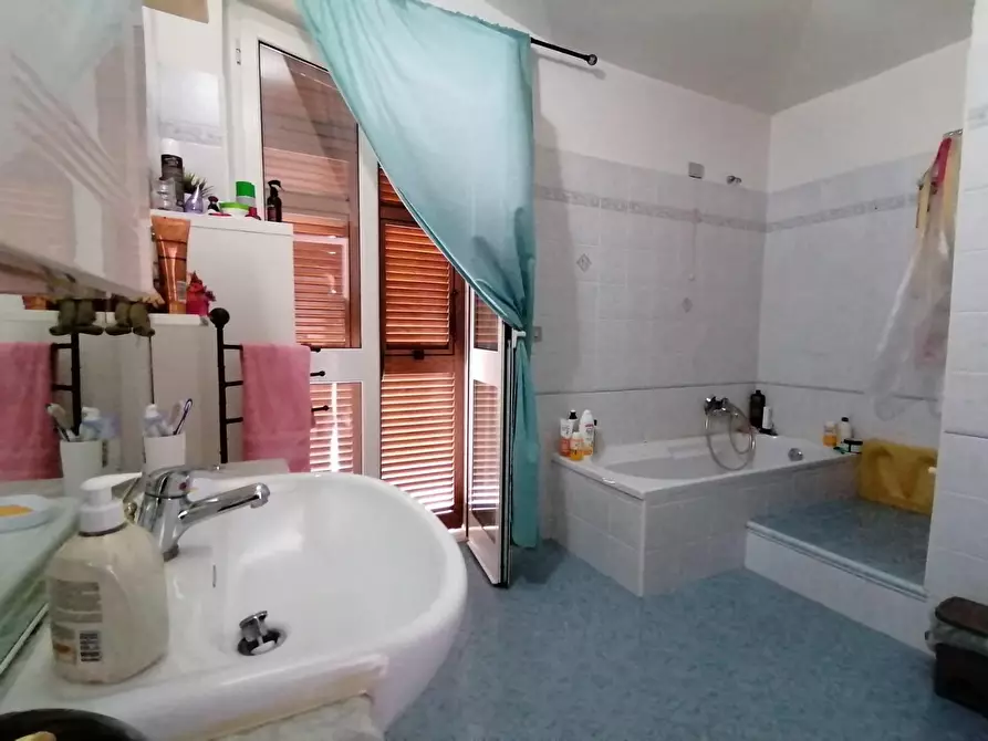 Immagine 8 di Casa indipendente in vendita  a Massa