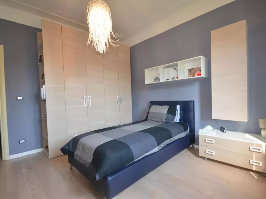 Immagine 17 di Villa in vendita  a Lucca