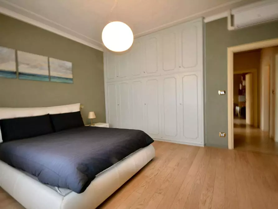 Immagine 15 di Villa in vendita  a Lucca