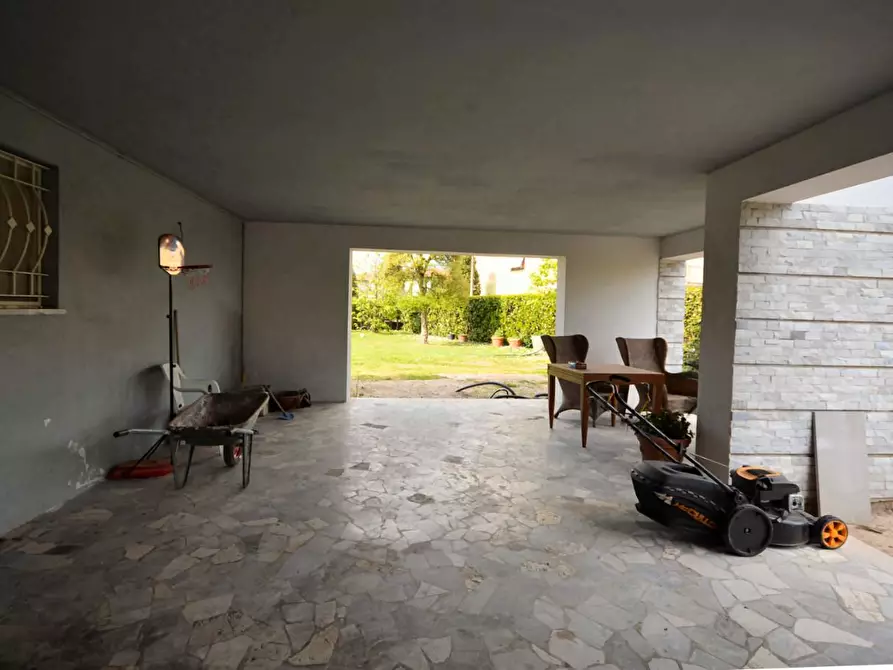 Immagine 28 di Villa in vendita  a Lucca