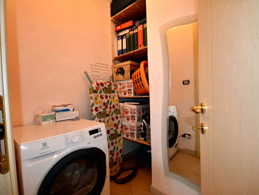 Immagine 13 di Villa in vendita  a Lucca