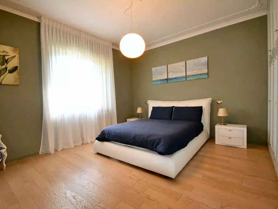 Immagine 14 di Villa in vendita  a Lucca