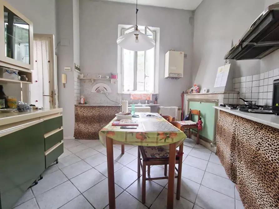 Immagine 18 di Appartamento in vendita  a Carrara