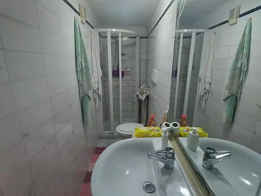 Immagine 11 di Appartamento in vendita  a Carrara