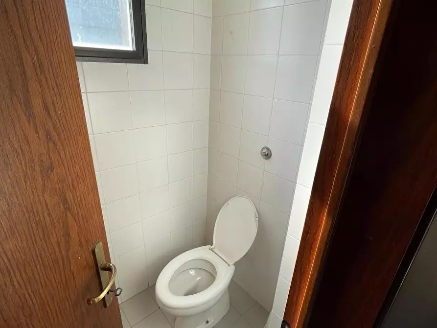 Immagine 4 di Attività artigianale in vendita  a Pontedera