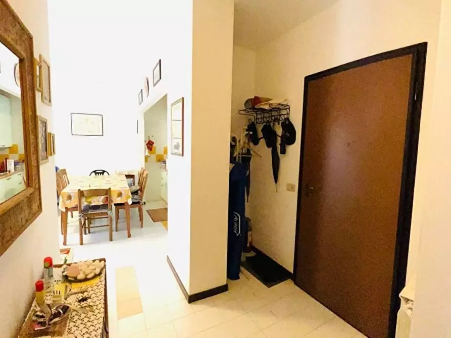 Immagine 4 di Appartamento in vendita  a Massa