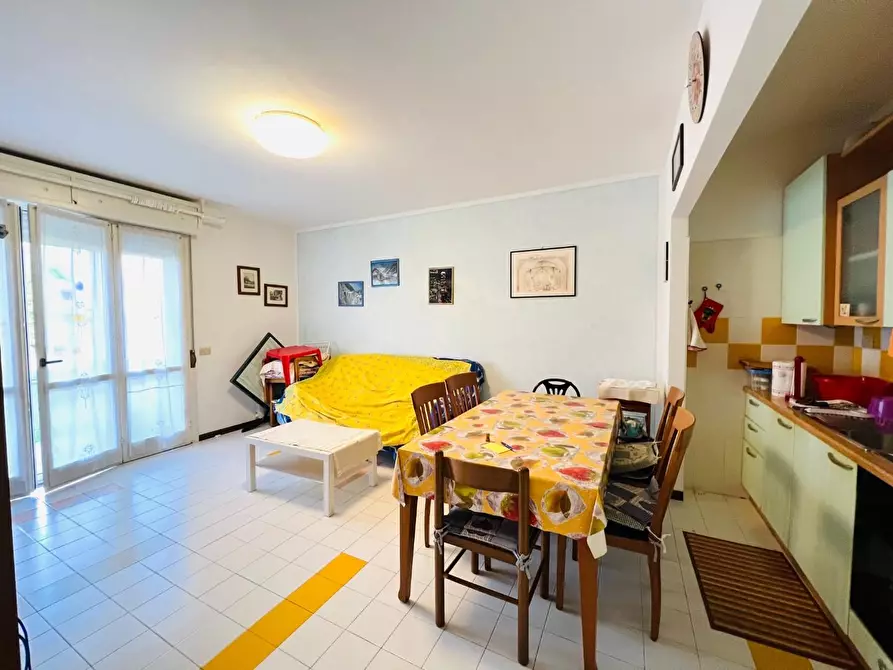 Immagine 3 di Appartamento in vendita  a Massa