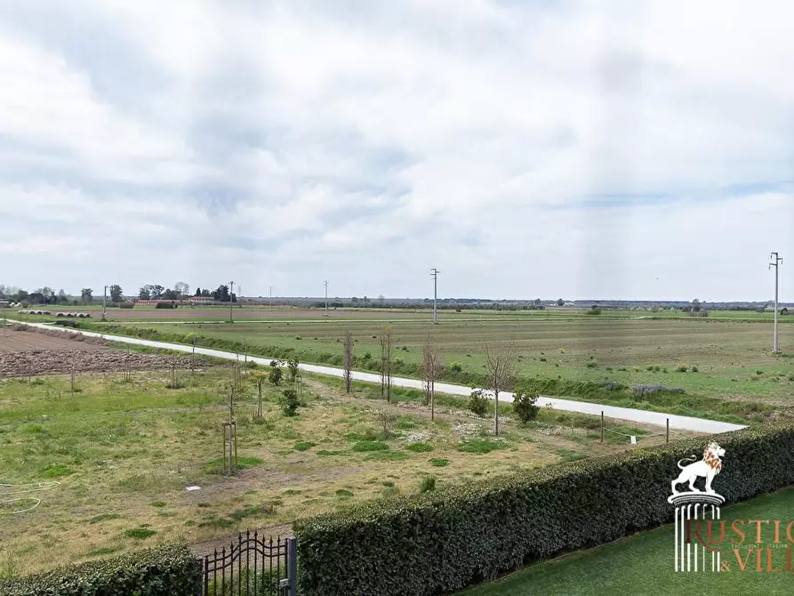 Immagine 35 di Villa in vendita  a Pisa