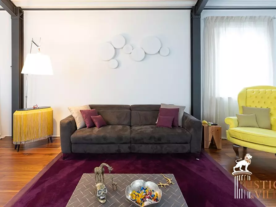 Immagine 16 di Villa in vendita  a Pisa