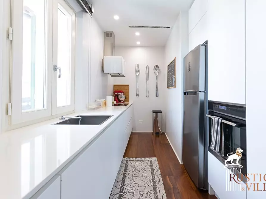 Immagine 25 di Villa in vendita  a Pisa