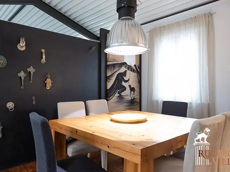 Immagine 15 di Villa in vendita  a Pisa