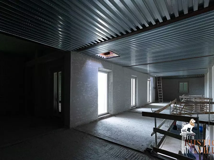 Immagine 33 di Villa in vendita  a Pisa