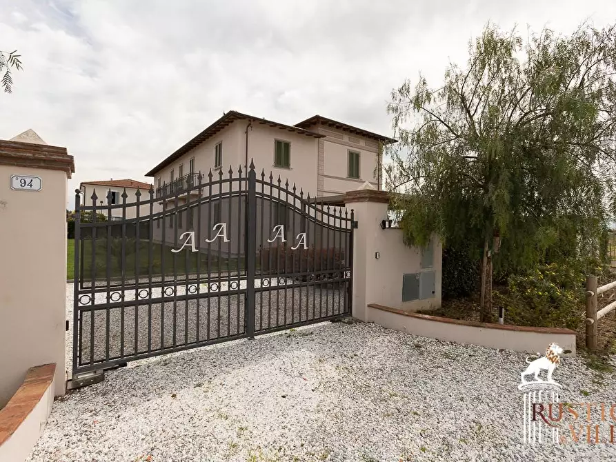 Immagine 42 di Villa in vendita  a Pisa