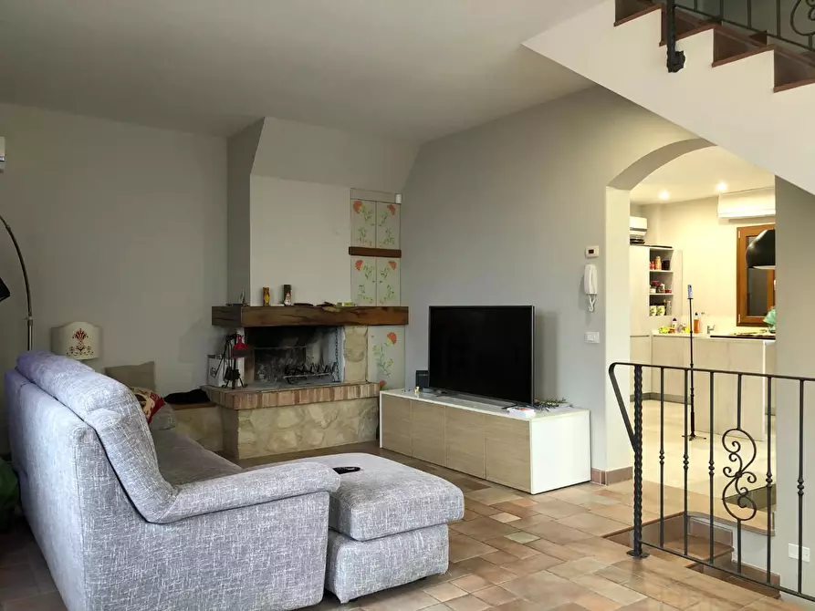 Immagine 8 di Deposito in vendita  a Castelfiorentino