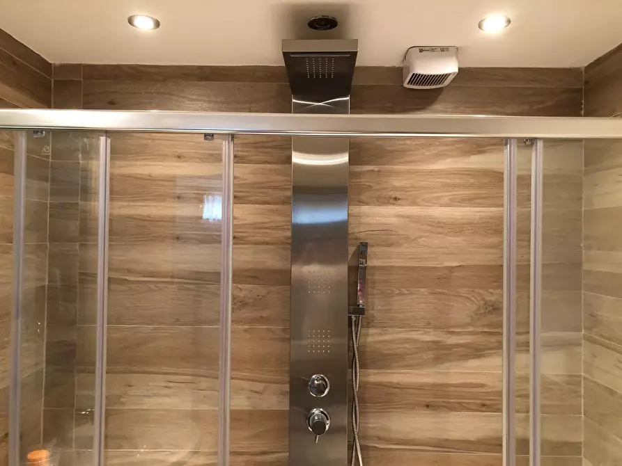 Immagine 22 di Deposito in vendita  a Castelfiorentino