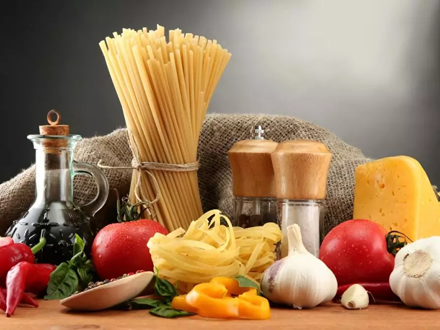 Immagine 3 di Attività commerciale in vendita  a Castelnuovo Magra