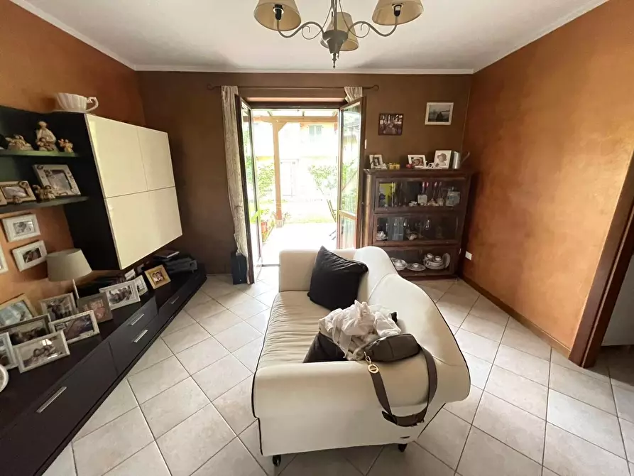 Immagine 8 di Villetta a schiera in vendita  a Massa