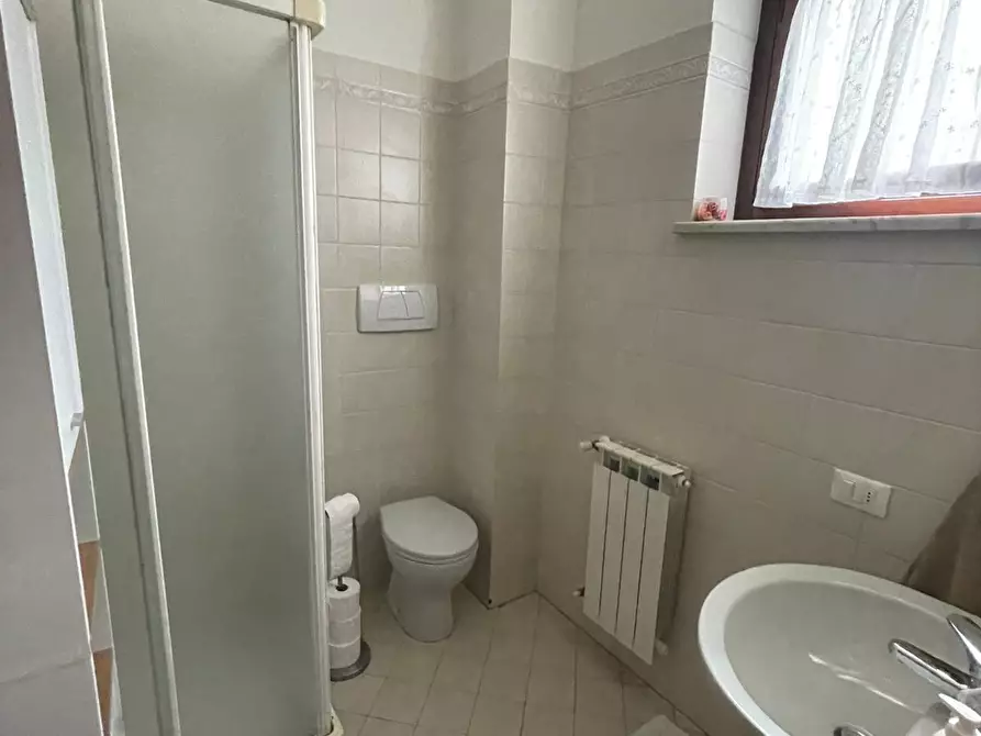 Immagine 3 di Villetta a schiera in vendita  a Massa