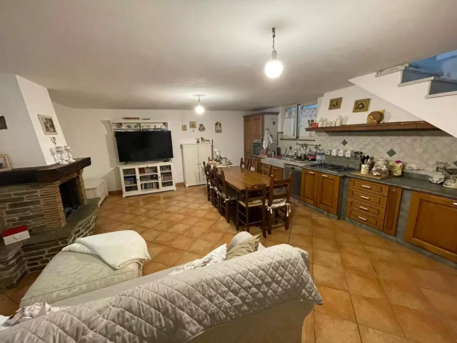 Immagine 5 di Villetta a schiera in vendita  a Massa