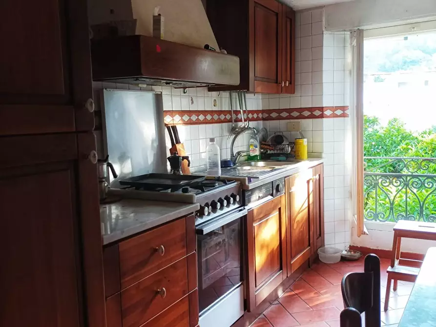 Immagine 2 di Appartamento in vendita  a Massa