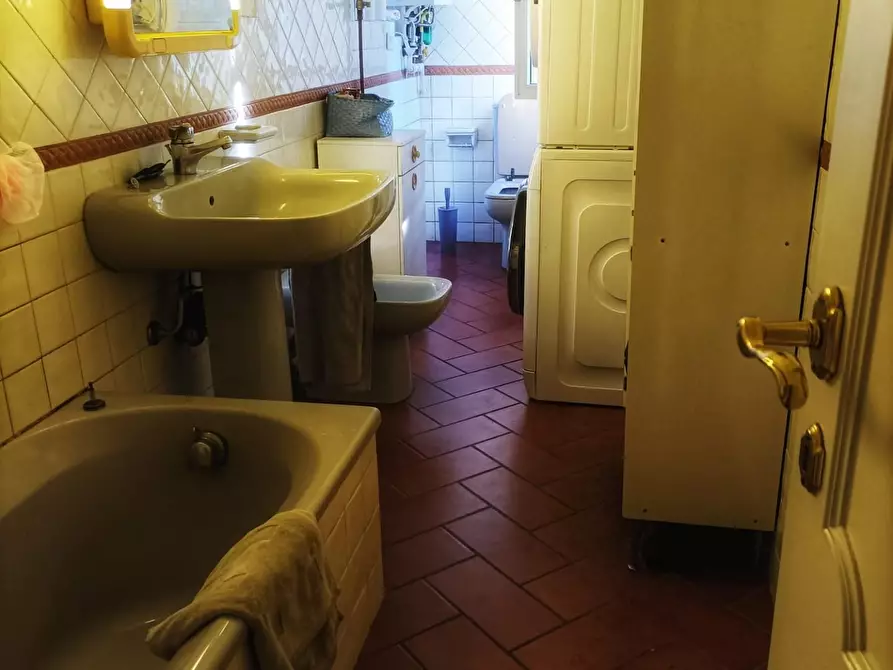 Immagine 8 di Appartamento in vendita  a Massa