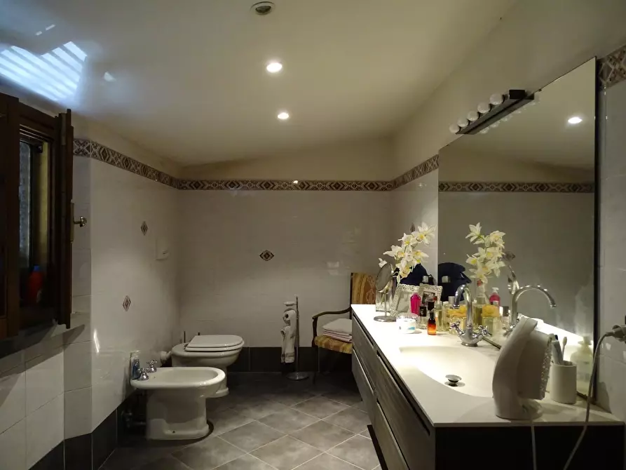 Immagine 35 di Casa indipendente in vendita  a Empoli