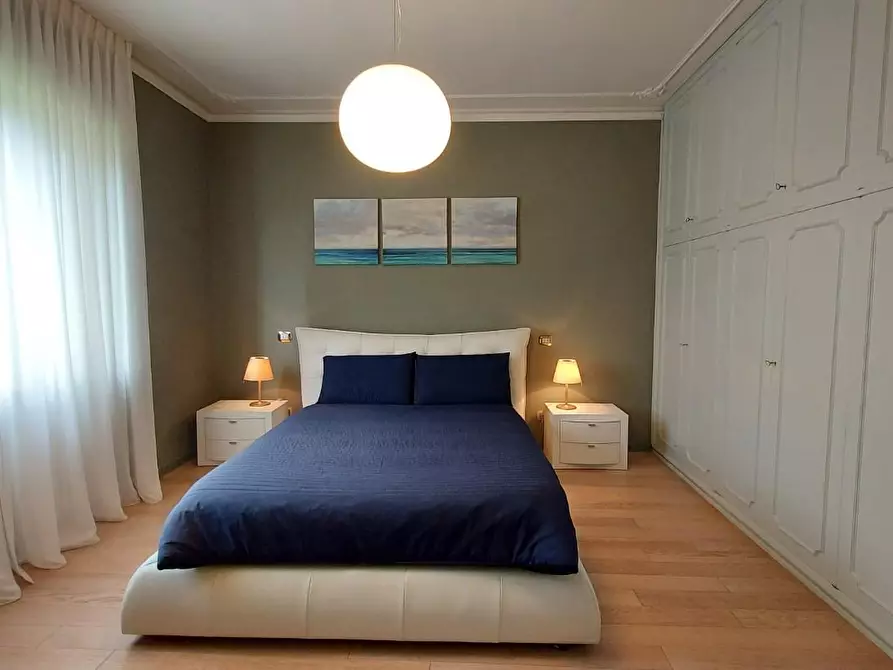 Immagine 13 di Villa in vendita  a Lucca