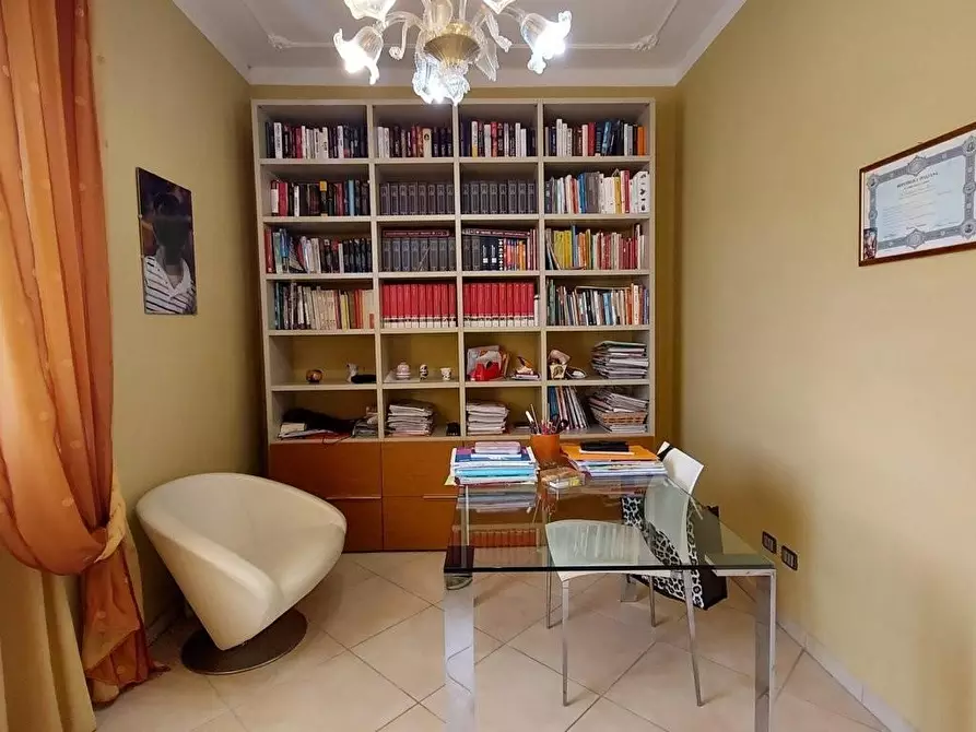 Immagine 19 di Villa in vendita  a Lucca