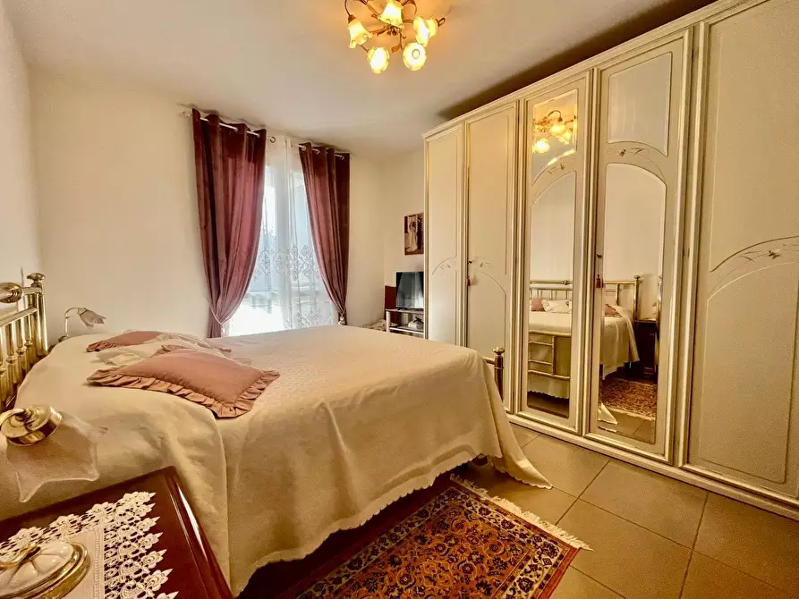 Immagine 18 di Appartamento in vendita  a Pontedera