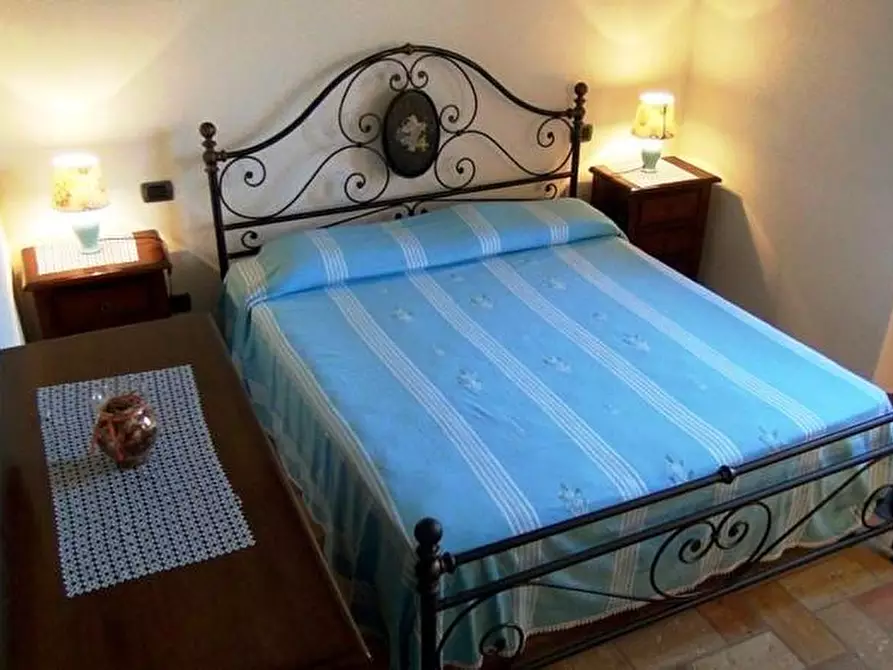 Immagine 5 di Casa colonica in vendita  a Semproniano