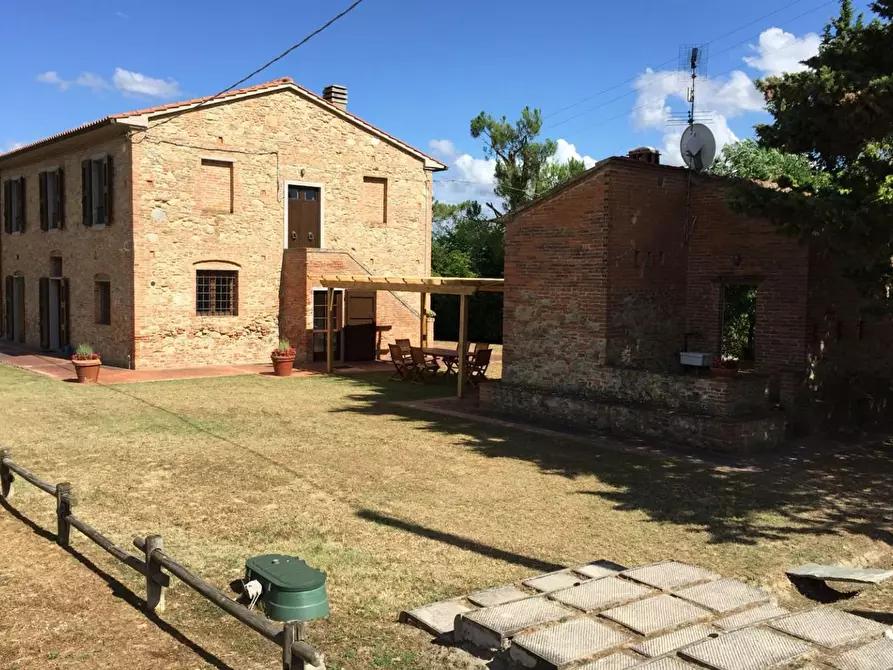 Immagine 1 di Casa colonica in vendita  a Peccioli