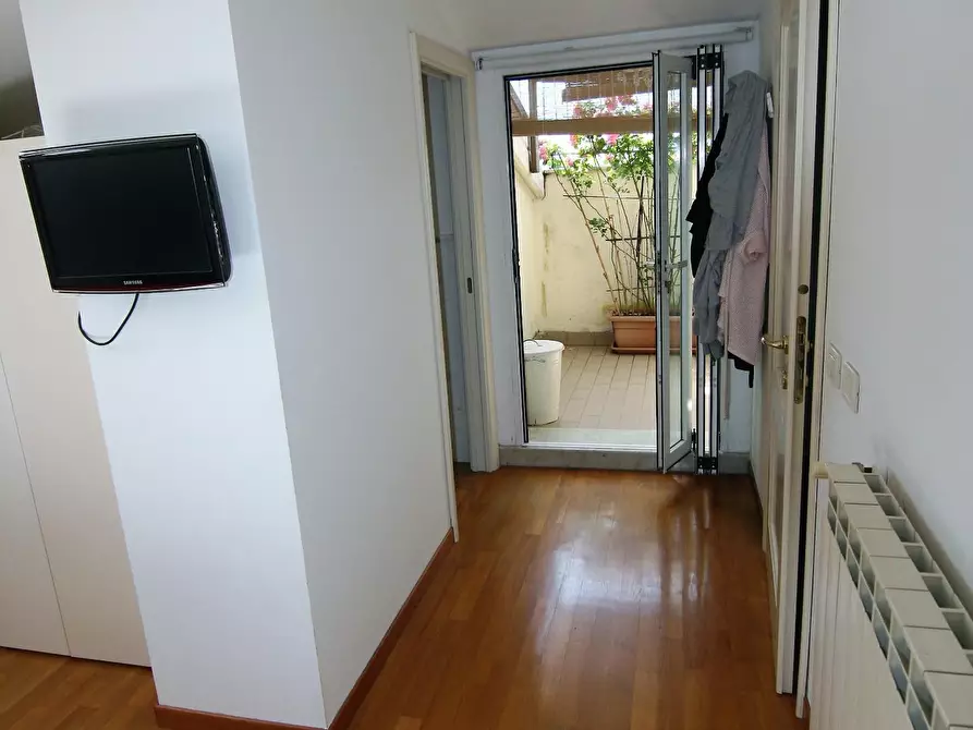 Immagine 15 di Appartamento in vendita  a Carrara