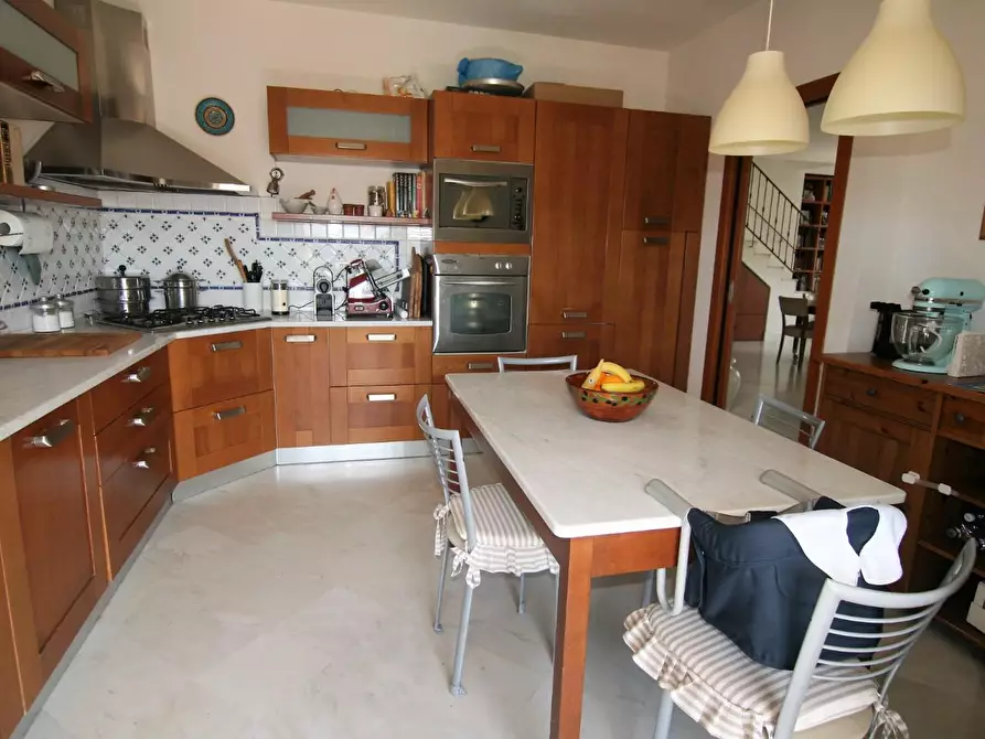 Immagine 9 di Appartamento in vendita  a Carrara