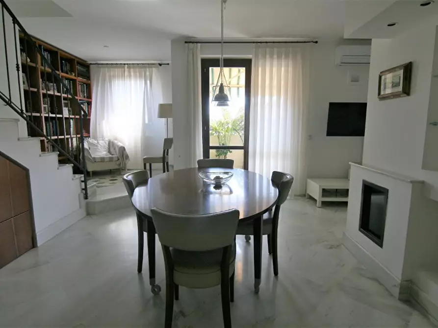 Immagine 4 di Appartamento in vendita  a Carrara