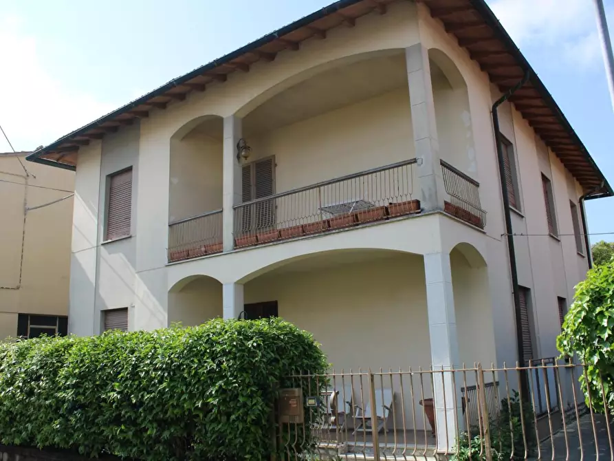 Immagine 1 di Villa in vendita  a Ponsacco