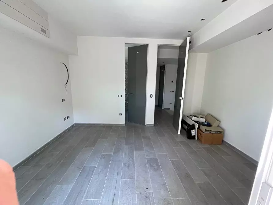 Immagine 15 di Villa in vendita  a Massa