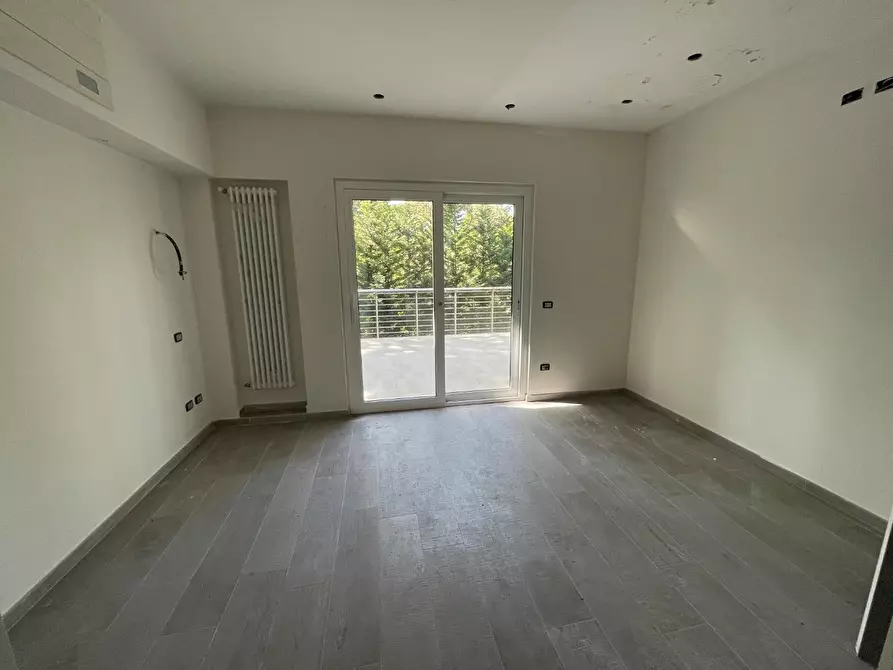 Immagine 21 di Villa in vendita  a Massa