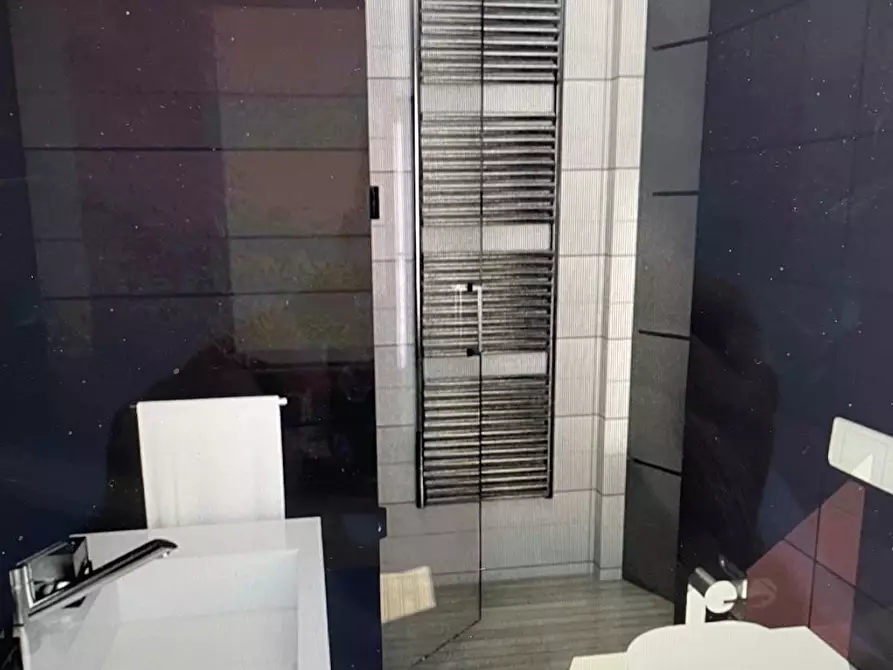 Immagine 45 di Villa in vendita  a Massa