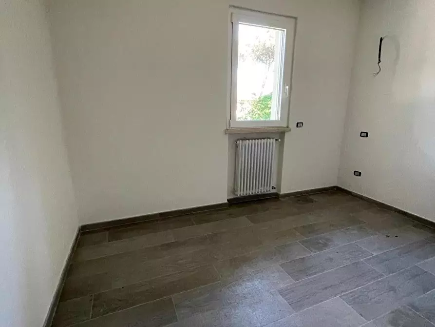 Immagine 25 di Villa in vendita  a Massa