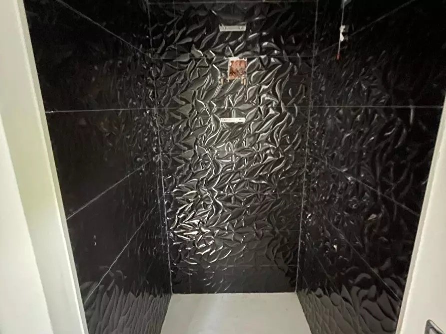 Immagine 22 di Villa in vendita  a Massa