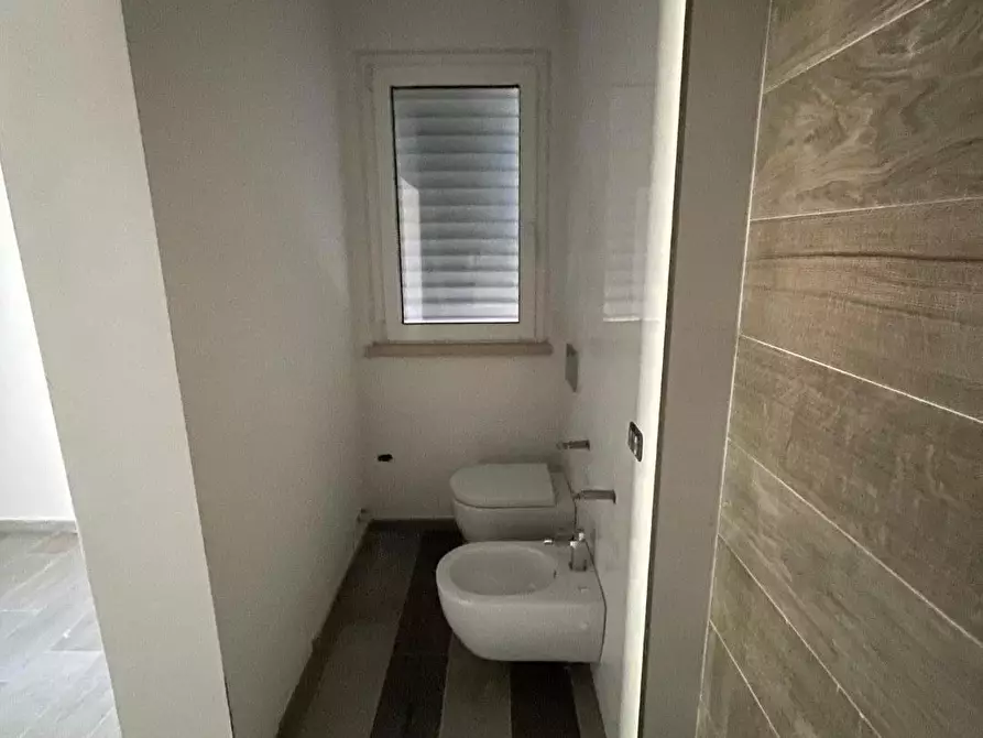 Immagine 31 di Villa in vendita  a Massa