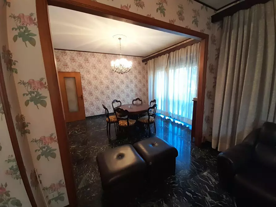 Immagine 5 di Villa in vendita  a Carrara