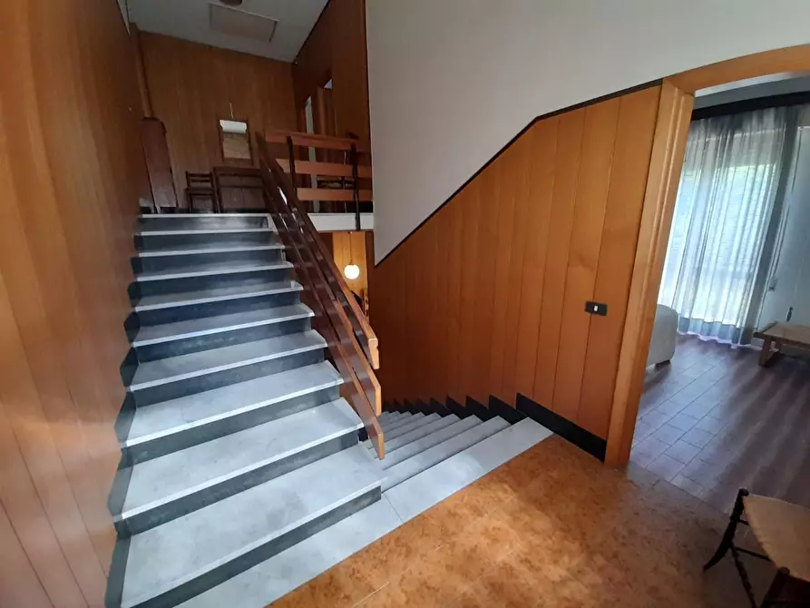 Immagine 13 di Villa in vendita  a Carrara