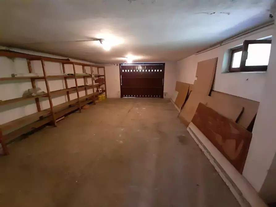 Immagine 27 di Villa in vendita  a Carrara