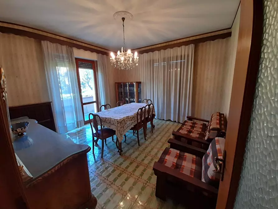 Immagine 8 di Villa in vendita  a Carrara