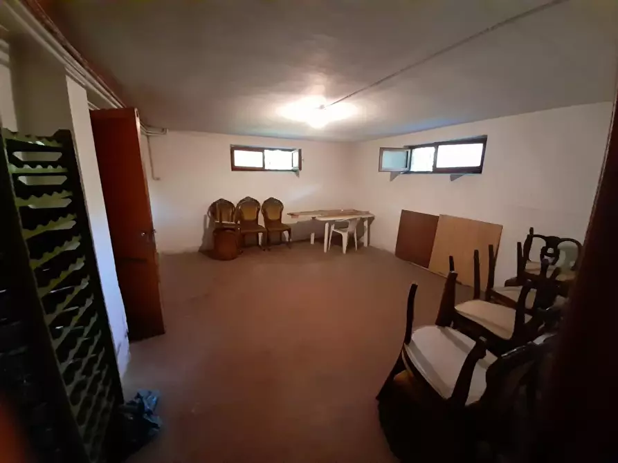 Immagine 25 di Villa in vendita  a Carrara